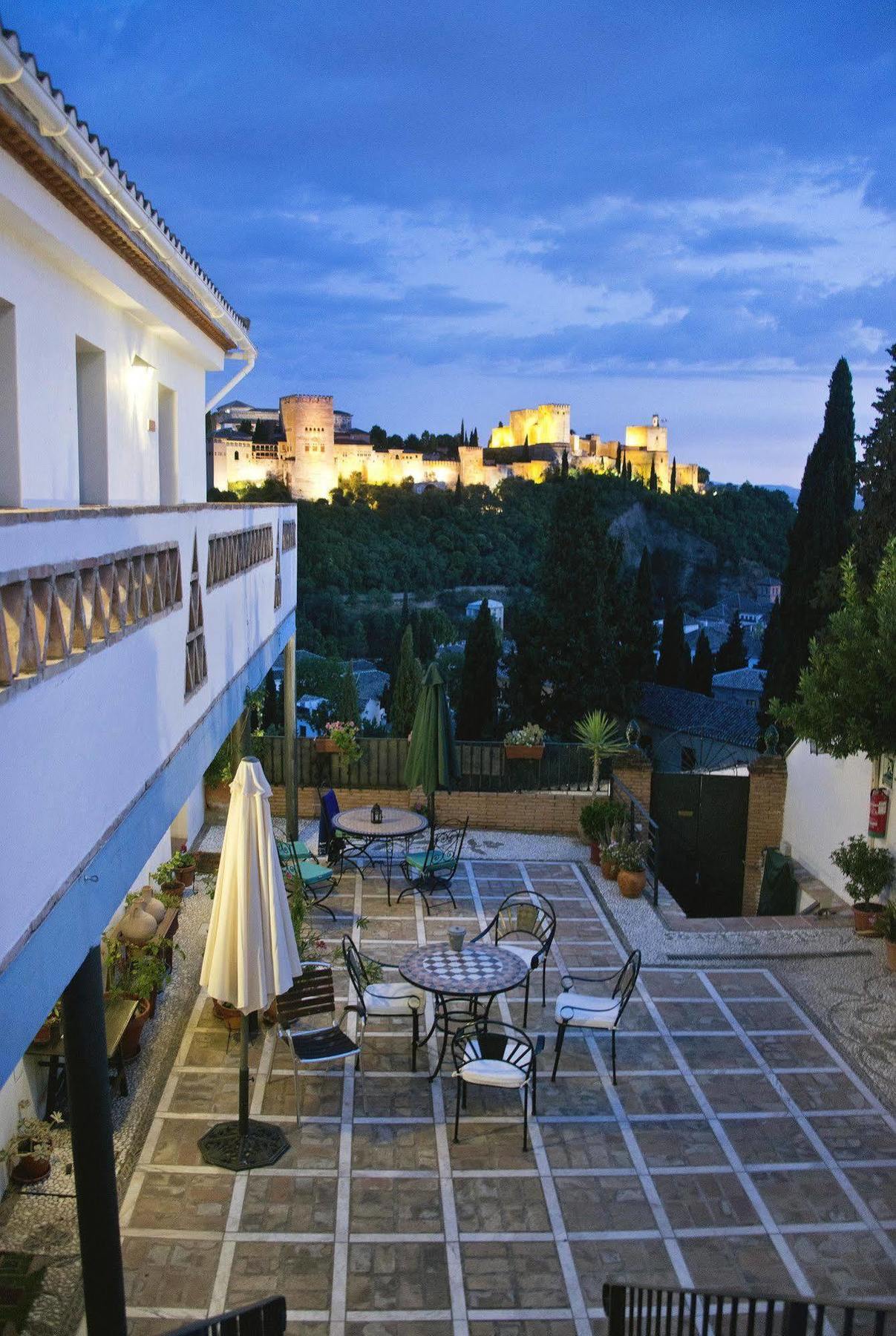 Apartamentos Montesclaros Гранада Экстерьер фото